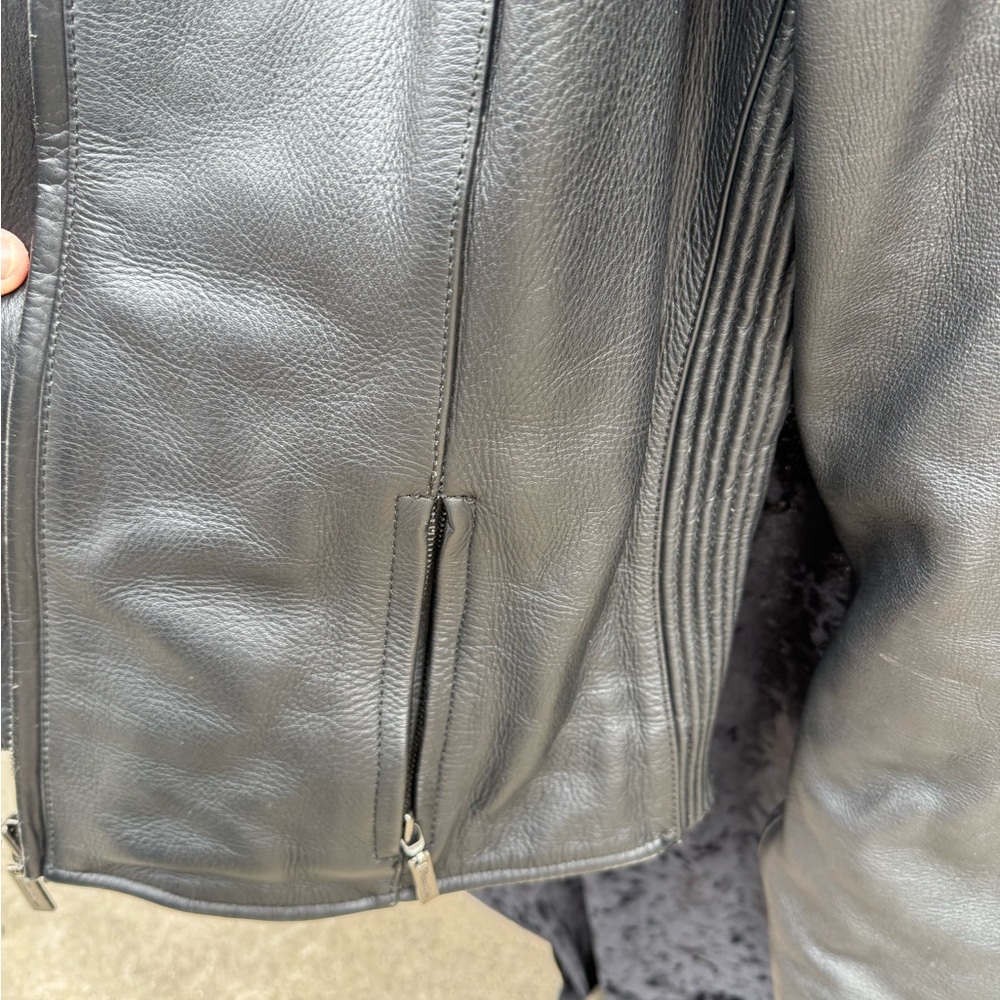 Women's Black Leather Jacket - Picture 5 of 10